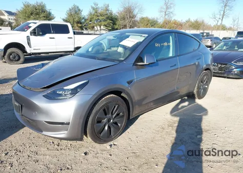 2024 Tesla Model Y Long Range Dual Motor All-Wheel Drive from USA, damaged, VIN 7SAYGDEEXRA313016